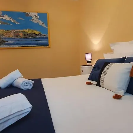 Maison Charmante Apartment *